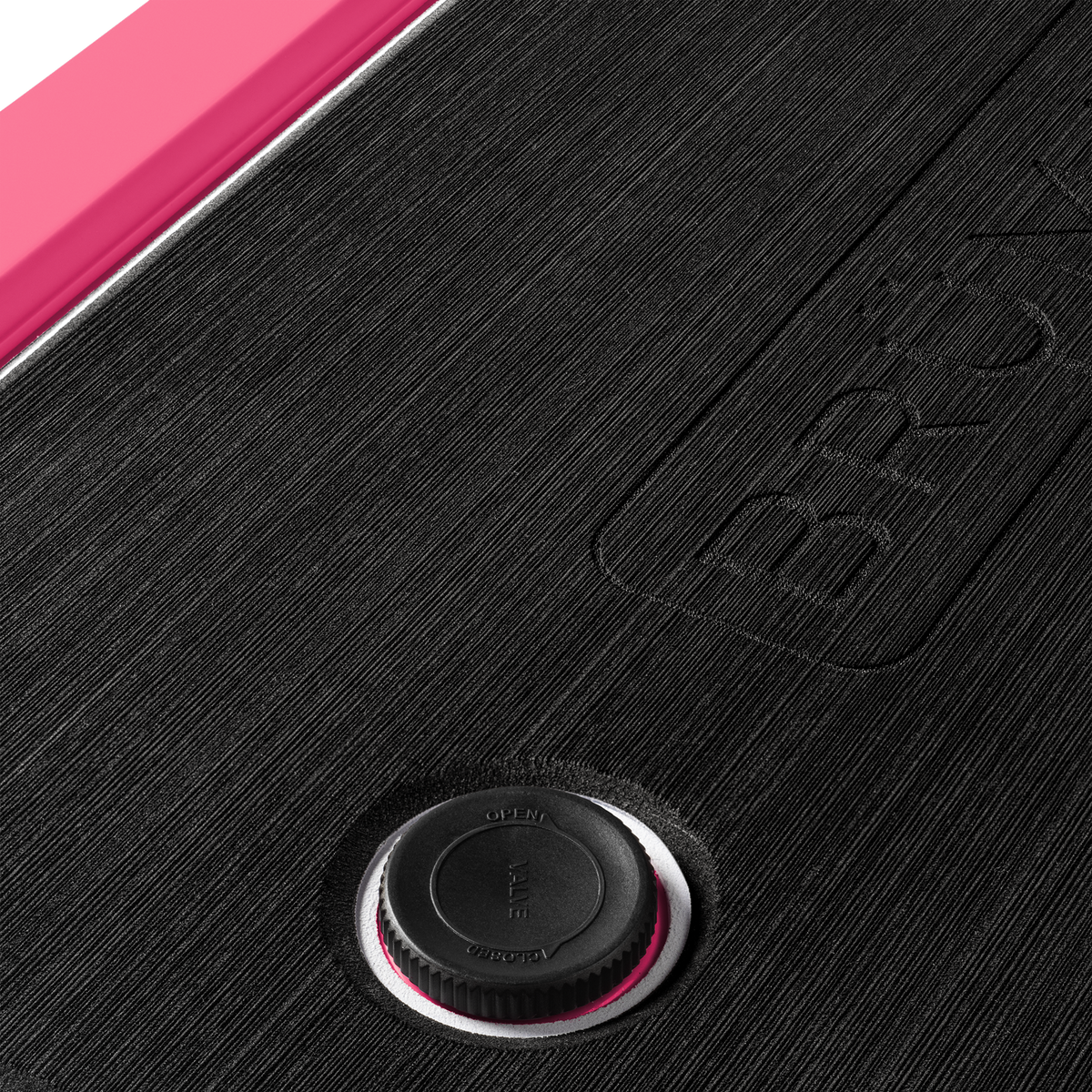 brutank-m4 brutank-55qt-neonpink-vent.png